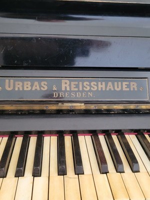 Piano antique German made used, needs tuning and repair