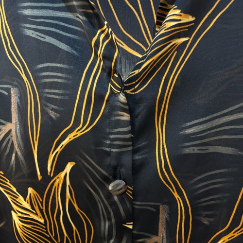 Shirt almost new s/m black orange