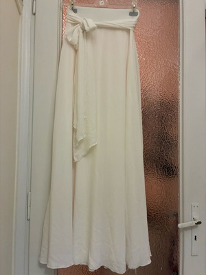 Long white skirt Lynne used with ribbons and side slit, size M