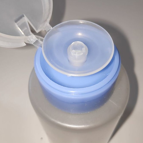 Liquid containers with pump, new, pack of 4