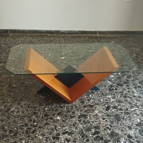 Coffee table like new with solid wood, glass top and blue MDF support