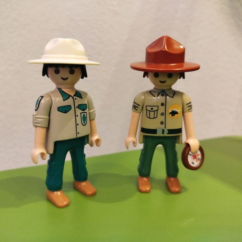 Playmobil bandit with quad, 2 rangers and 2 dinosaurs like new set