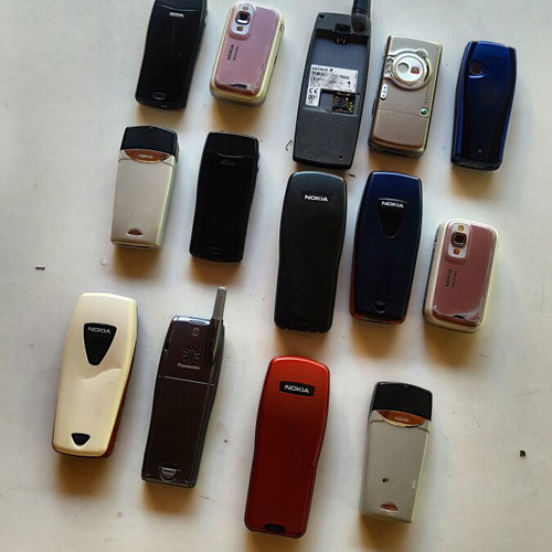 Various old Ericsson, Nokia, Panasonic mobile phones, 14 pieces