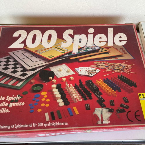 Board game 200 games used, in German, complete set