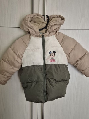 Disney Mickey Mouse παιδικό φουσκωτό μπουφάν με κουκούλα σε μπεζ, μέγεθος 98