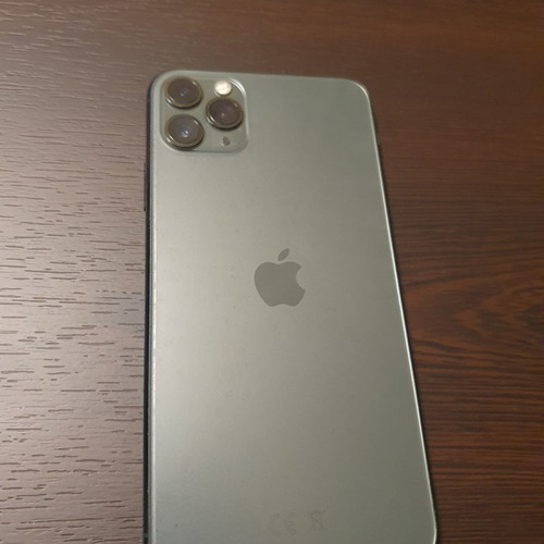 Iphone 11 Pro Max 64GB used midnight green with Kenzo and Spigen cases