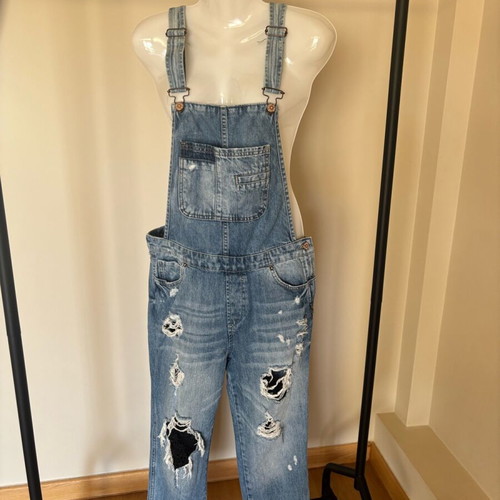 Zara denim jumpsuit M like new with embroidered lace on knee blue