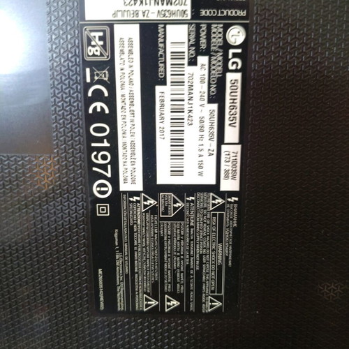 LG 50UH635V 50'' LED Ultra HD Smart WiFi TV like new with damaged panel