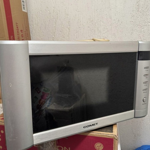 Comet MW0200 microwave oven, 20L, 800W, grill 1100W
