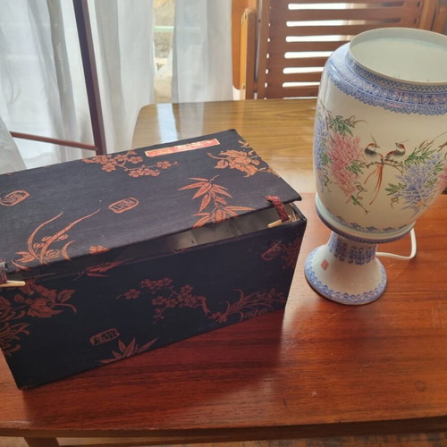 Jingdezhen PRoC porcelain lamp with birds eggshell used