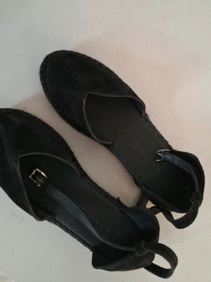 Envie Shoes black suede espadrilles size 41 like new