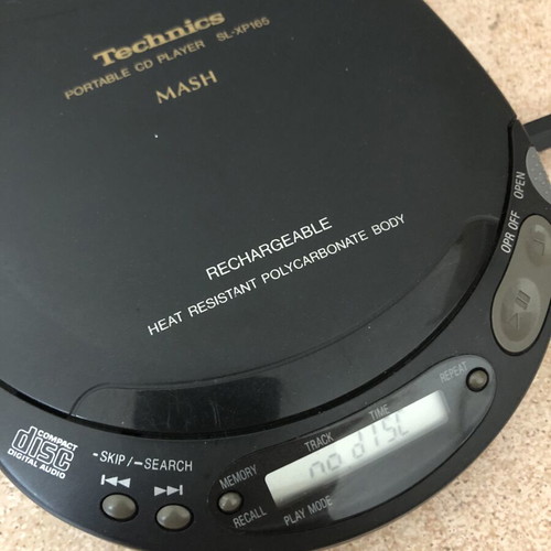 Technics Portable CD-Player SL-XP165 used with Sony headphones