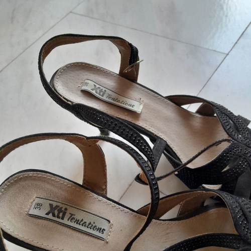 Xti Tentations Sandals No 38 used, black