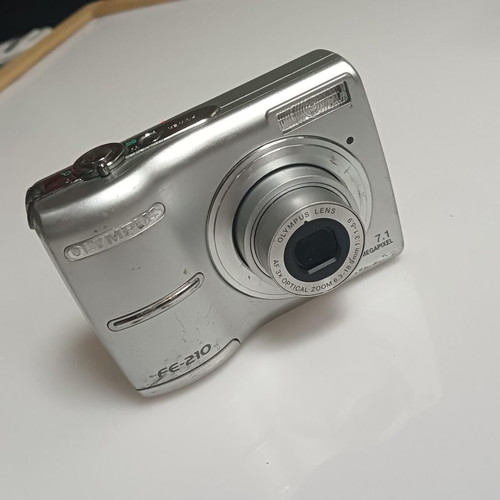 Olympus Fe-210 digital camera used in good condition