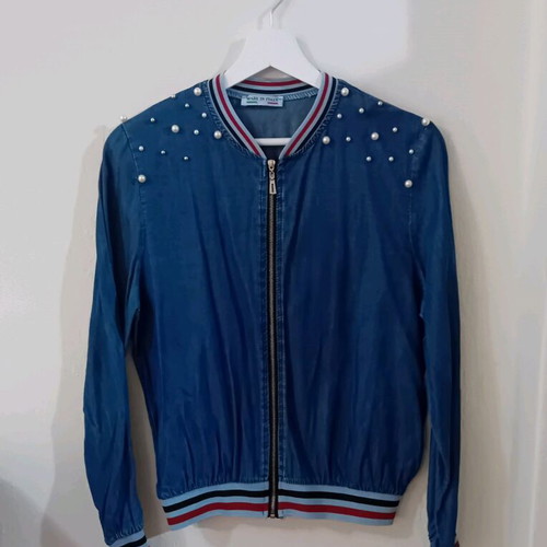Denim jacket used with pearls, thin