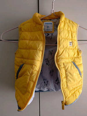 Mayoral sleeveless jacket like new