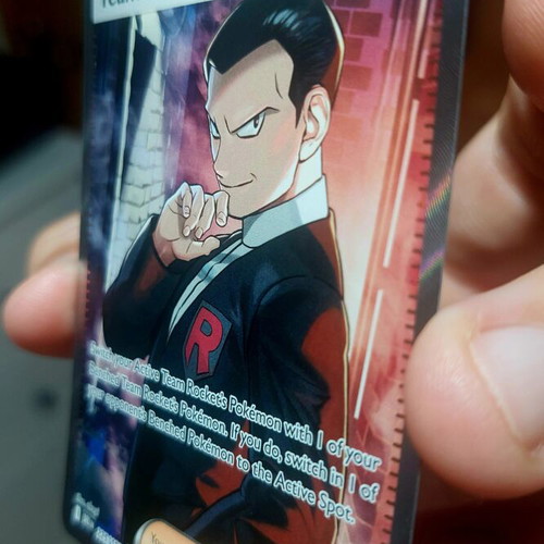 Team Rocket's Giovanni UR card new, Destined Rivals