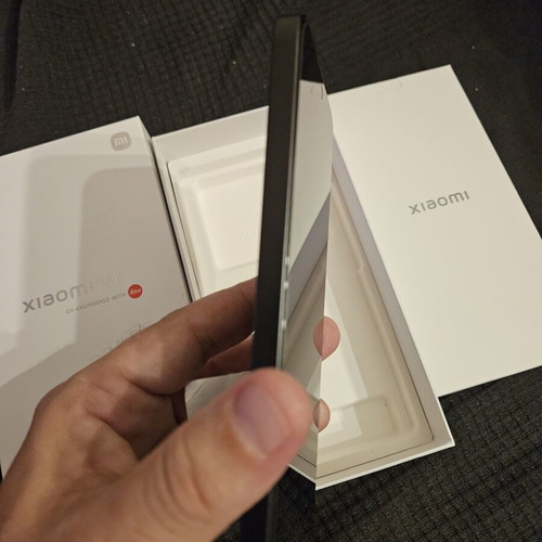 Xiaomi 15T 12/256 smartphone with accessories
