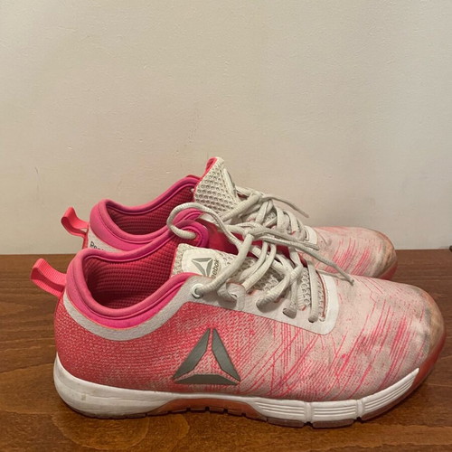 Reebok women's pink athletic shoes used, size 39