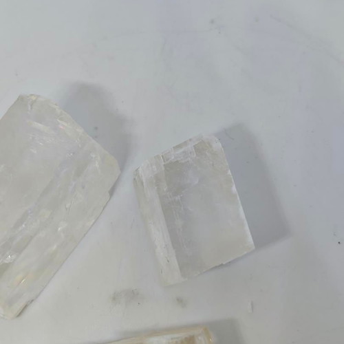 Set of 3 natural topaz crystals like new