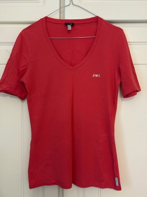 Armani Jeans σετ 2 γυναικεία T-shirt με λαιμόκοψη V σε φούξια και κοραλί, μέγεθος M