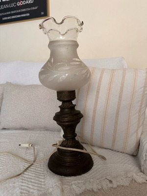 Vintage brass table lamp with embossed glass shade used, non-functional