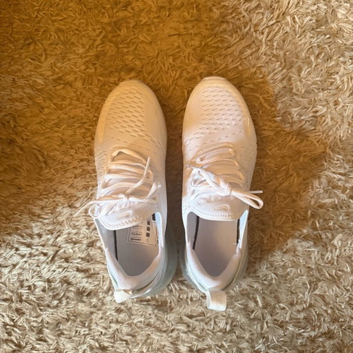 Nike Air Max 270 like new, size 39, white sports shoes