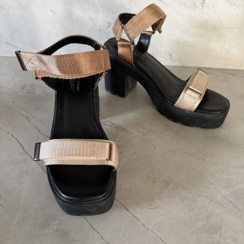 Call It Spring B.E.D Light Gold & Black Platform Sandals size 38 like new
