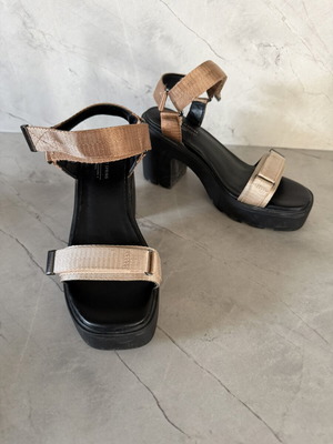 Call It Spring B.E.D Light Gold & Black Platform Sandals size 38 like new
