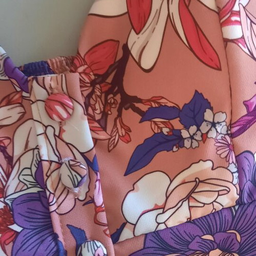 Floral crop top made in Italy, like new, pink and purple with elastic back