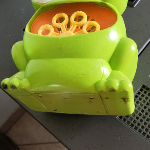 Frog bubble blower toy with battery like new