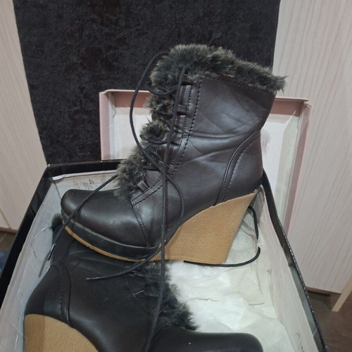 Women's boots used, natural leather, size 37
