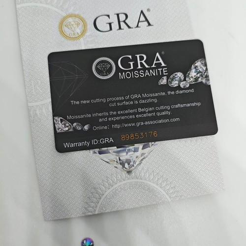 Moissanite precious stone 1ct like new, blue color, perfect cut