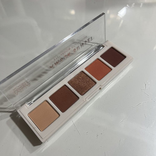 MUA Eyeshadow Palette like new