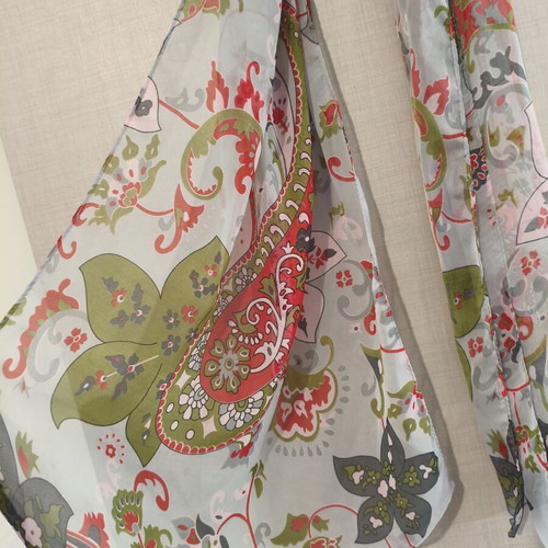 Women's scarf paisley floral pattern like new