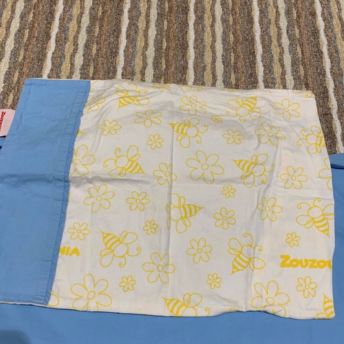 Children's bedding set like new with 2 sheets, 1 duvet cover, 1 pillowcase