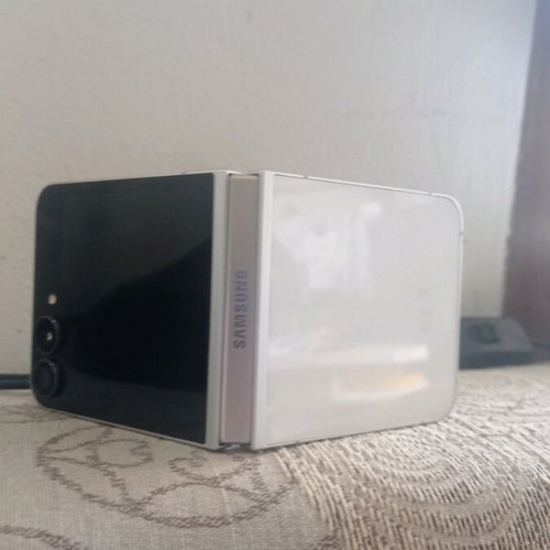 Samsung Z Flip 7 Android phone new, white, 256GB