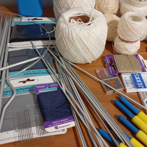 Sewing and embroidery supplies used, complete set