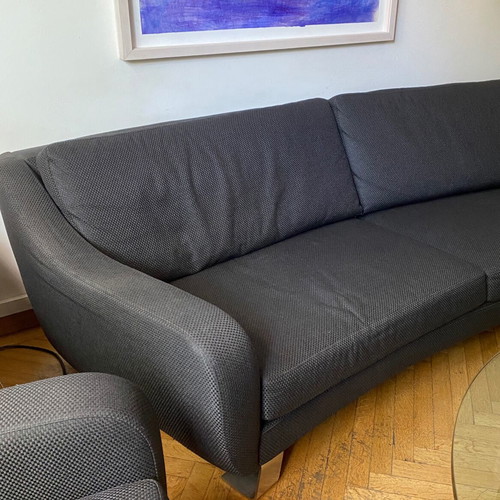 Sofa four-seater like new, black fabric, metal legs