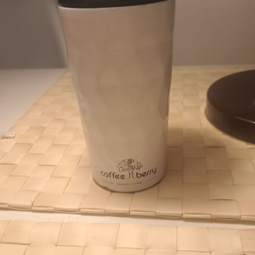 Coffee Berry cup like new, large for coffee and tea