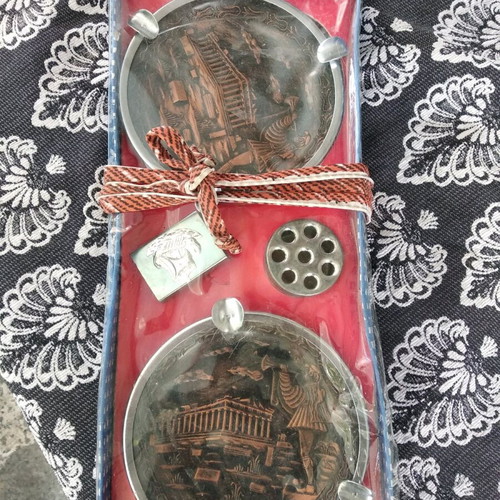 Ashtray set with Greek temple motif made of solid cast iron new