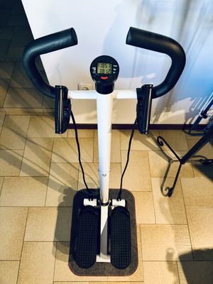 Mini Stepper with Resistance Bands like new