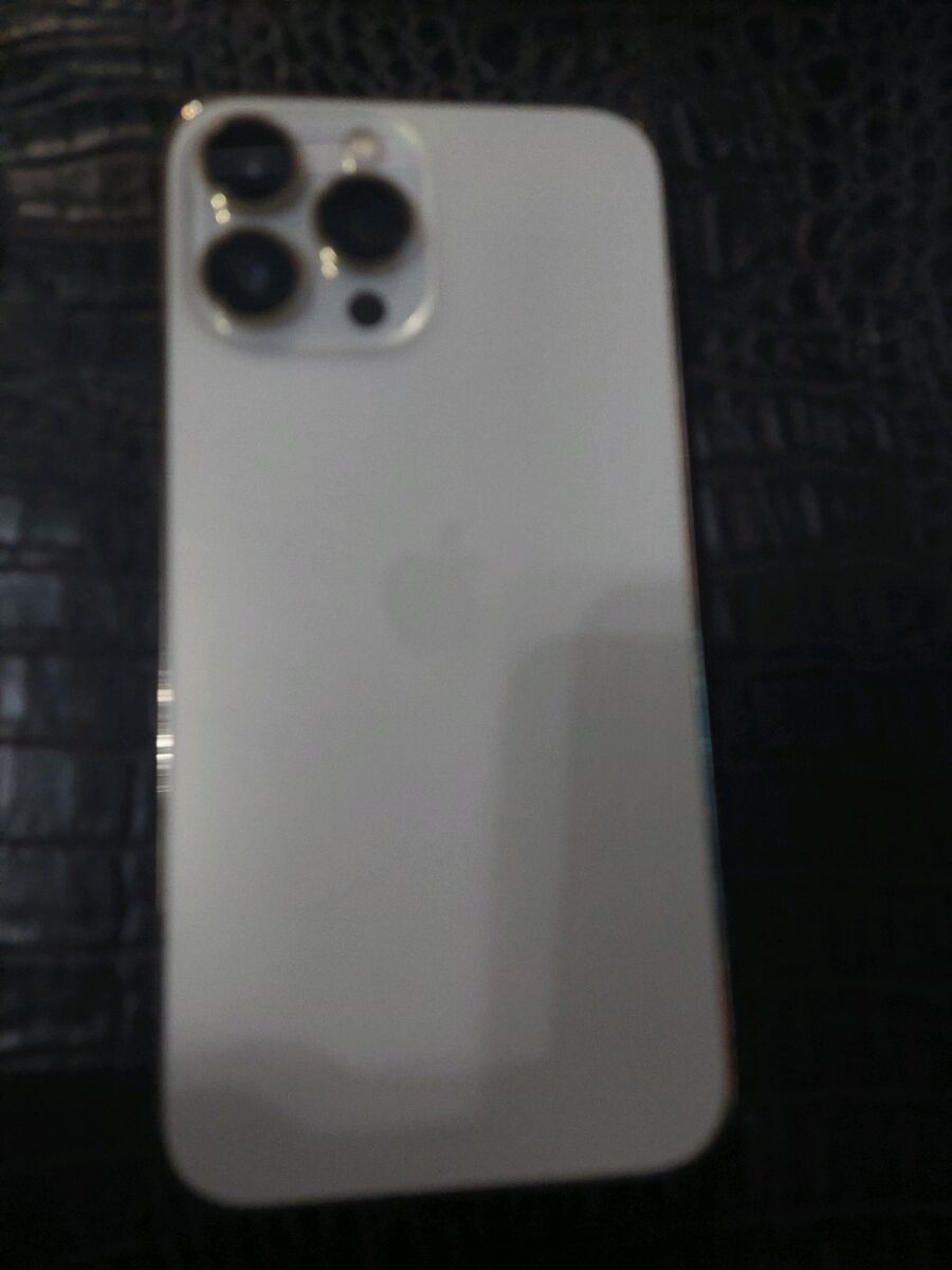 Iphone 13 Pro Max 128GB like new, white - € 419,00 - Vendora.cy