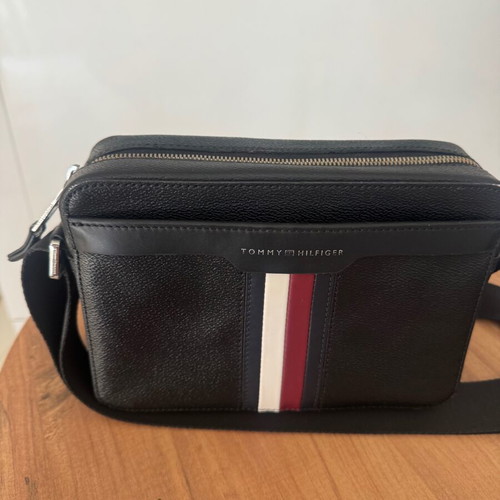 Tommy Hilfiger crossbody bag new, black