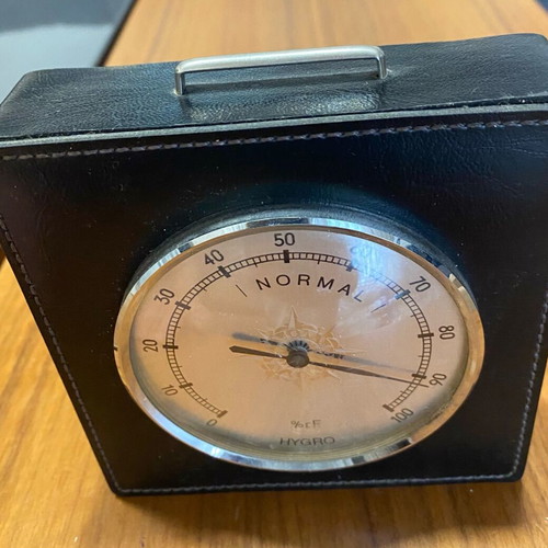 Analog hygrometer used
