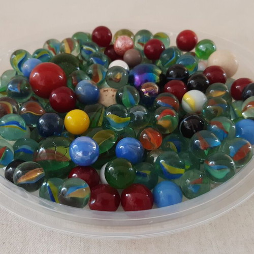 Marbles used, batch of 154, 146 similar and 8 larger