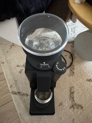 Eureka coffee grinder like new with accessories