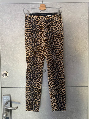 Zara women's leopard pants XS like new, fitted with zipper