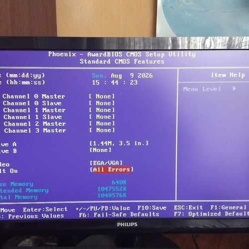 Soltek SL-K8AN2-GR motherboard with AMD Sempron 64 2800+ CPU, fan, and RAM like new