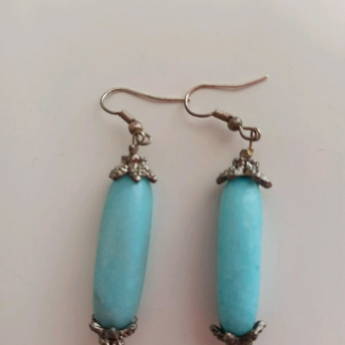 Long earrings like new with turquoise stones and silver decorations
